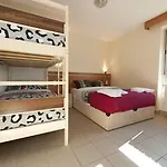 Hotel Le Prince, Gare