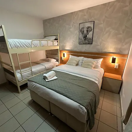 Le Prince, Gare Hotel